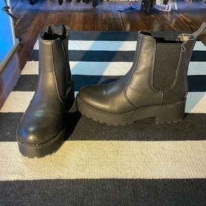 Dirty Laundry Boots Size 6.5​​​